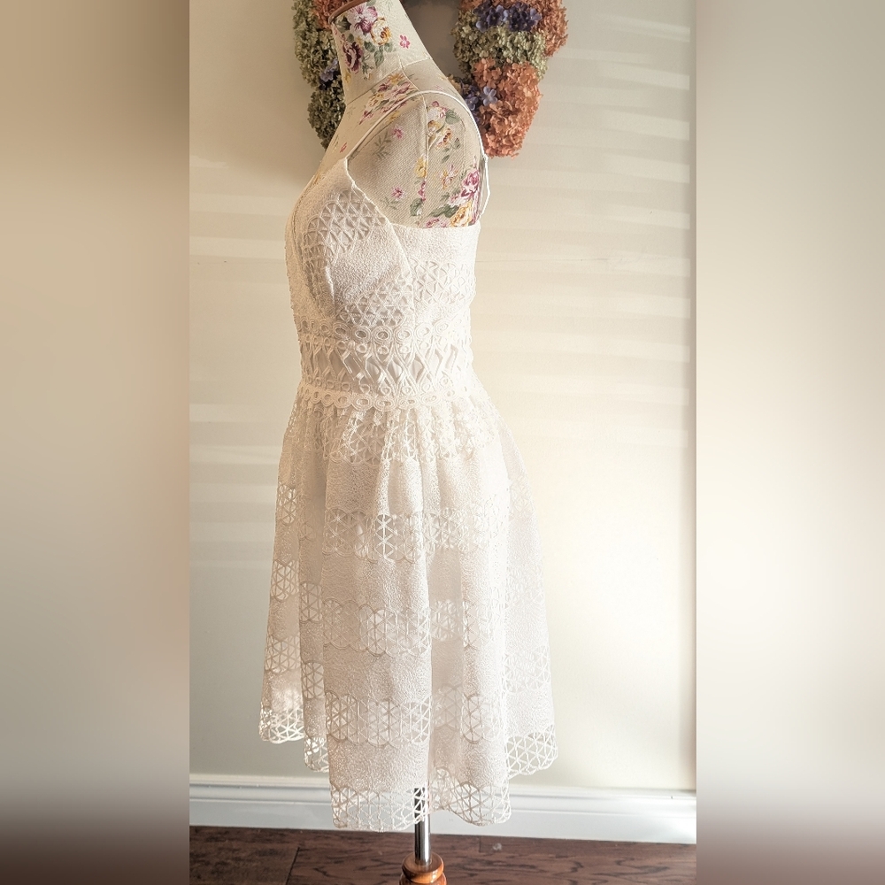 Guess Ivory Lace V-Neck Mini‎       Dress - 0002 - Picture 4 of 8